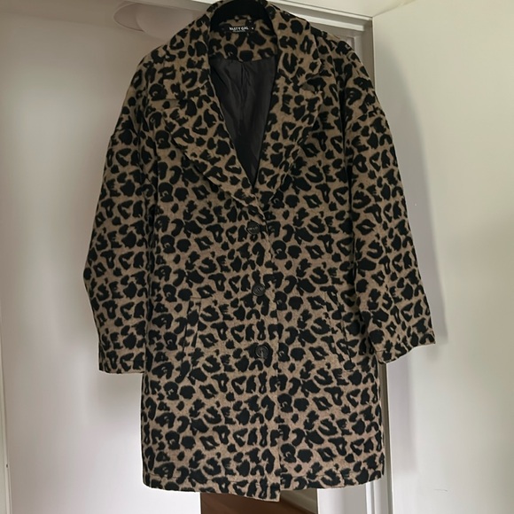 Nasty Gal Long Line Faux Fur Leopard Print Coat Size Medium - Picture 2 of 3